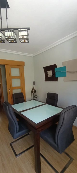 Mesa comedor 130x90cm y 4 Sillas y mesa centro reg