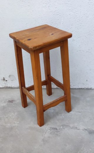 Taburete Alto de Madera