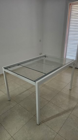 Mesa extensible de cristal /Extendable glass table