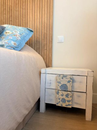 Comodini in legno bianco