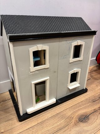 Casita de muñecas para restaurar