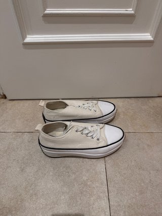 Zapatillas estilo Converse beige