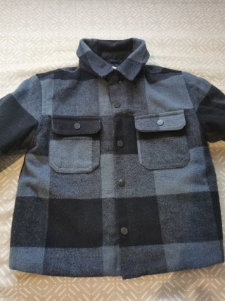 Abrigo de cuadros para niño talla 110 marca mango