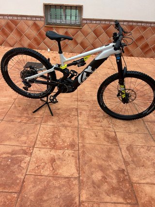 Bicicleta Eléctrica Husqvarna HC4