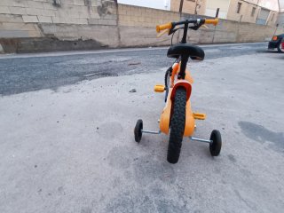 Bicicleta Infantil con Ruedines