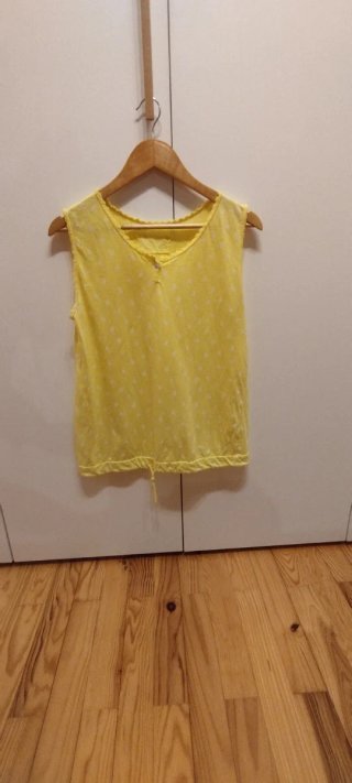 Camiseta sin mangas amarilla
