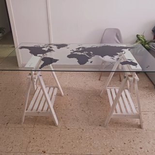 Mesa de Cristal con Mapa Mundi