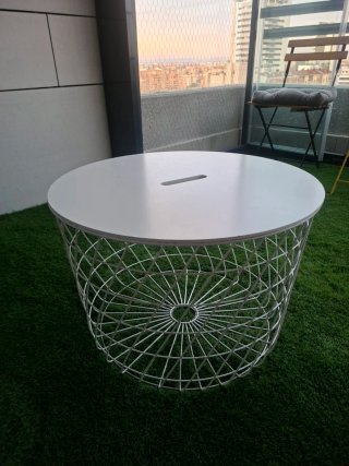 Mesa auxiliar IKEA Kvistbro blanca