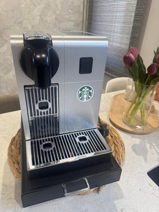 Cafetera Nespresso De’Longhi Lattissima Pro