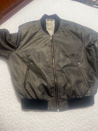 Cazadora Bomber Zara Verde pero talla como una s