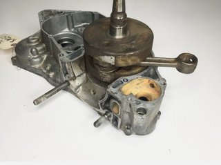 Cárter derecho  Suzuki RM 250 1998