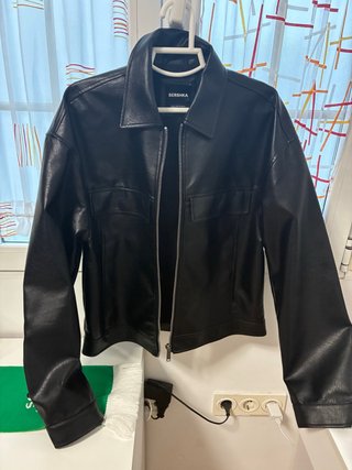 Chaqueta de Cuero Bershka Negra