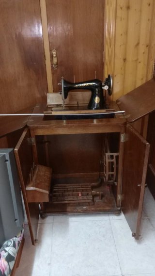 Máquina de coser alfa antigua,buen estado,se plega