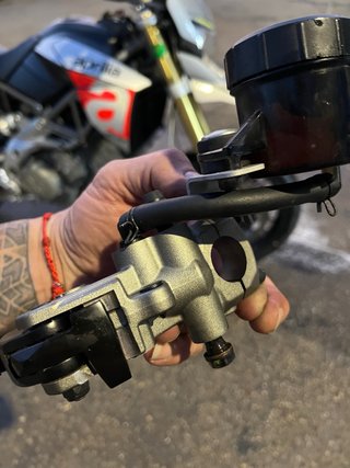 Bomba de freno Brembo Ducati Hypermotard