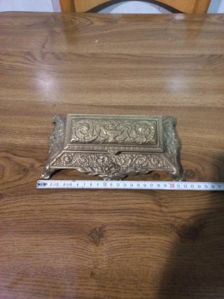 Caja de Bronce Antigua para Escritorio