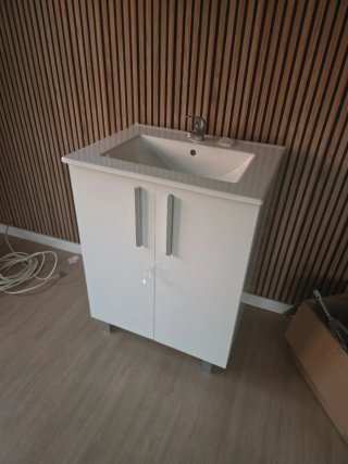 Mueble de lavabo blanco