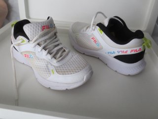 Zapatillas Fila Blancas y Multicolor