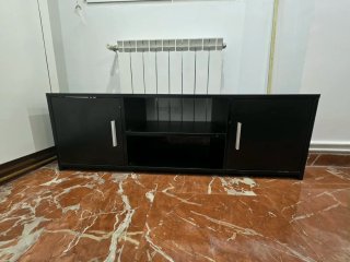 Mueble bajo de TV negro