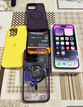 iPhone 14 Pro Max Morado
