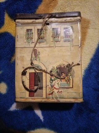 Antigua Hucha de Hojalata Gómez Tejedor.