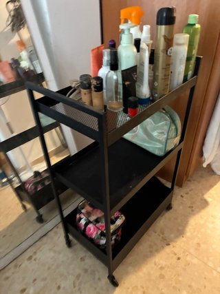 Estantería de baño con ruedas negra