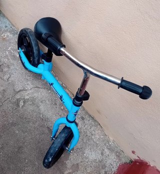 Bicicleta de equilibrio Hurricane azul