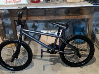 Bicicleta BMX Negra