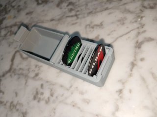 Caja organizadora para púas de guitarra