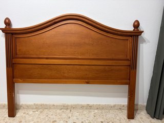Cabecero de Madera Clásico