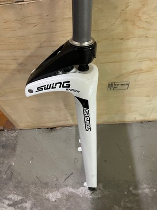 Horquilla SR Suntour Swing Shock