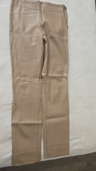 Pantalón de polipiel beige