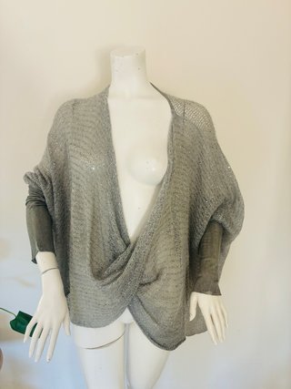 Chaqueta Gris con Detalle Brillante