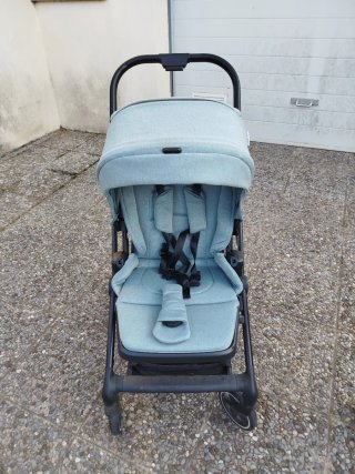 Carrito de paseo azul