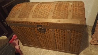 Baúl de madera antiguo