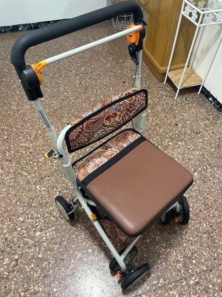 Andador con Asiento y Respaldo