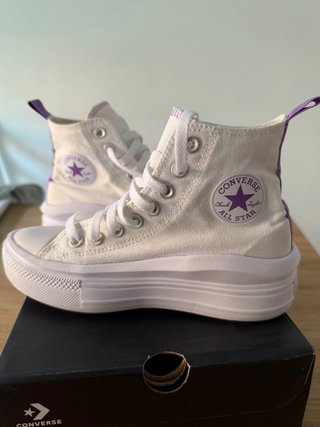 Zapatillas Converse Altas Blancas y Moradas