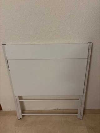 Mesa de estudio plegable blanca