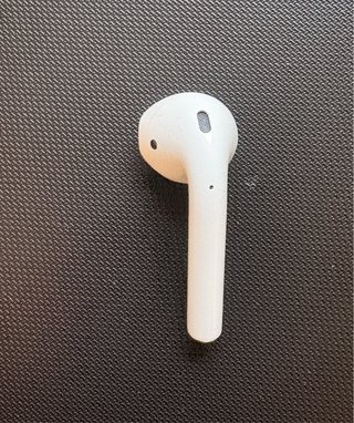 Auricular izquierdo AirPods 2ª generación.