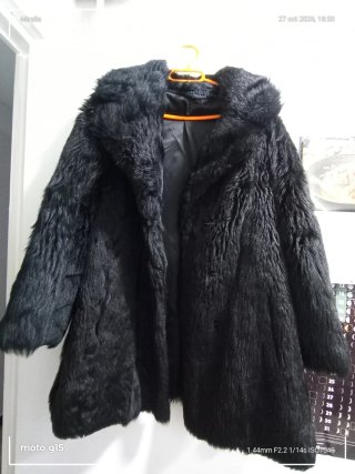 Abrigo de piel negro