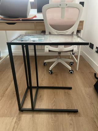 Mesa auxiliar Ikea negra y cristal