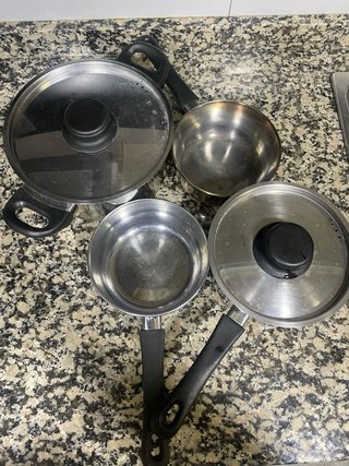 Set de Menaje de Cocina Ikea, cazos, cubiertos...