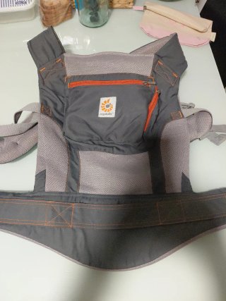 Mochila Portabebé Ergobaby Gris