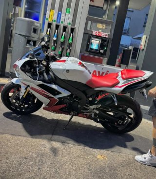 Yamaha R1 Sportbike