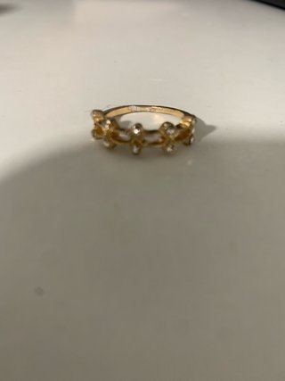 Anillo Dorado con Piedras