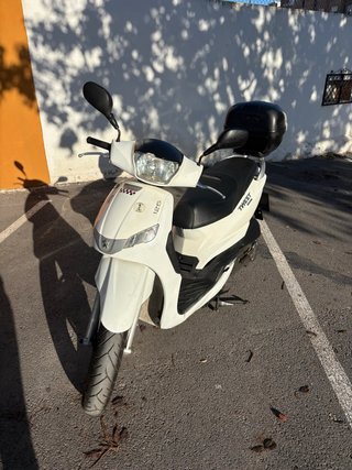 Scooter Peugeot Tweet 125