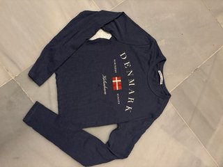 Top Manga Larga Bershka Azul Talla S