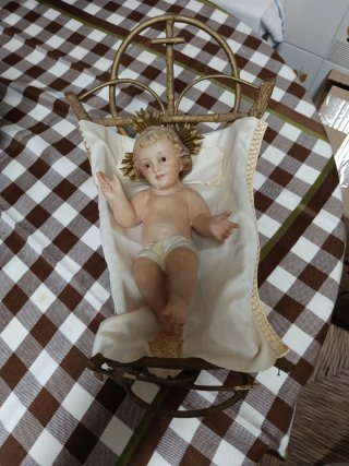 Figura de Niño Jesús en Cuna