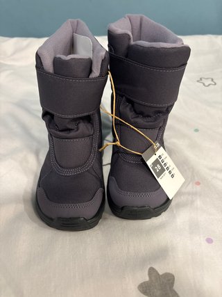 Botas de nieve para niña Decathlon número 28.
