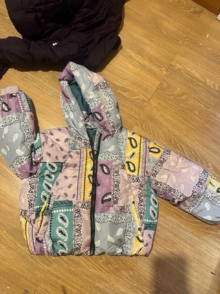 Abrigo Acolchado Estampado Paisley