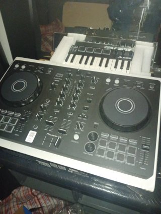 Controlador Pioneer -FLX4 teclado akai